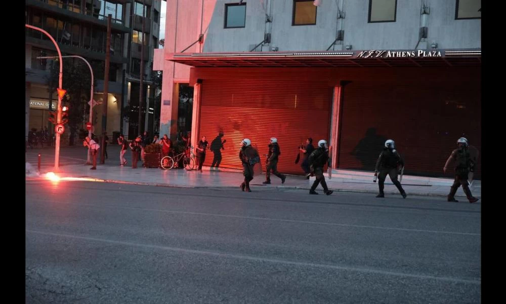 Ένταση στο Σύνταγμα σε διαμαρτυρία για τη δολοφονία του Τζορτζ Φλόιντ